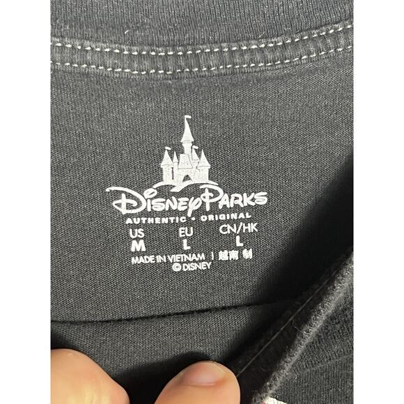 Vintage Disney Parks Santa Mickey Mouse T-Shirt M Black Christmas Retro Holiday - Picture 5 of 5
